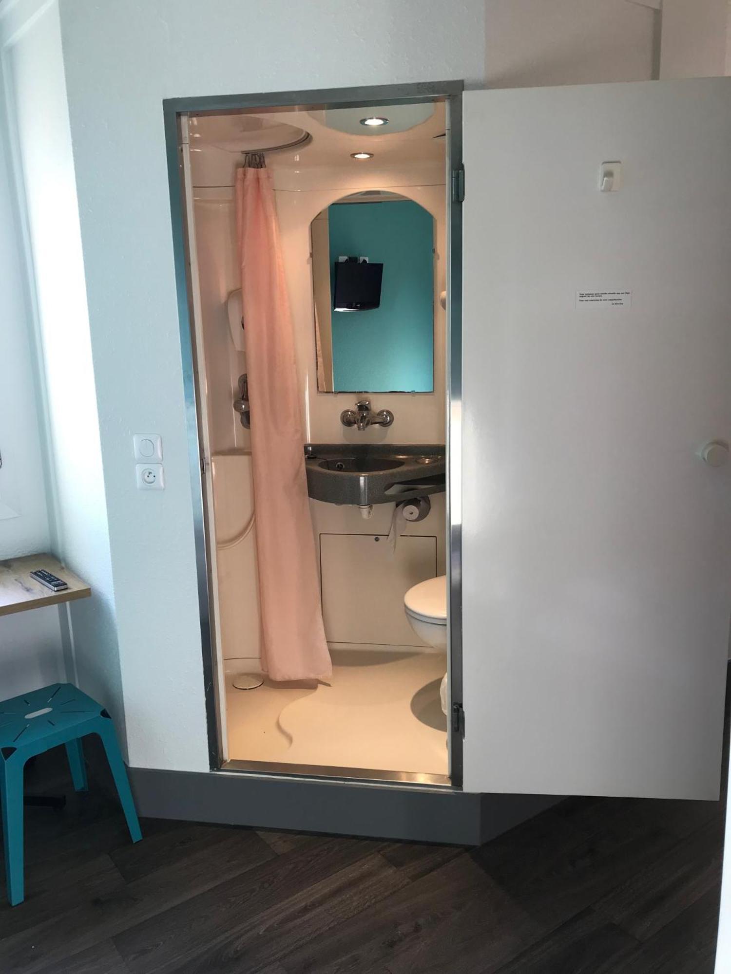 Hotelf1 Igny Massy Tgv Exterior foto