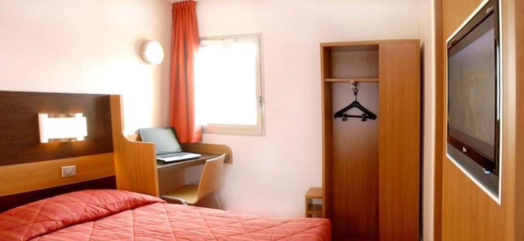 Hotelf1 Igny Massy Tgv Habitación foto